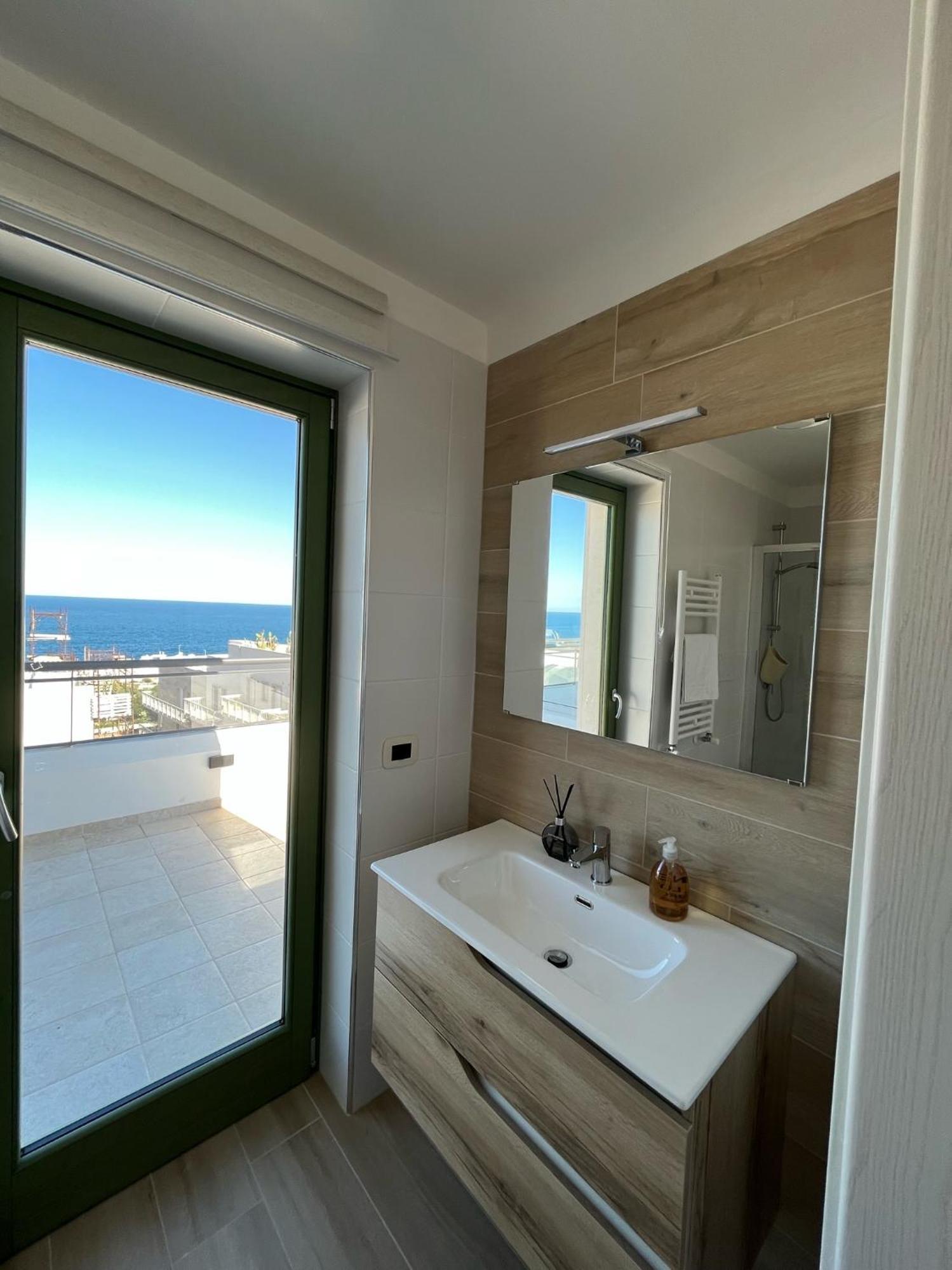 Bluenote Apartment Polignano a Mare Bagian luar foto
